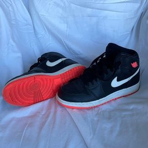 Nike air jordans with pink bottom